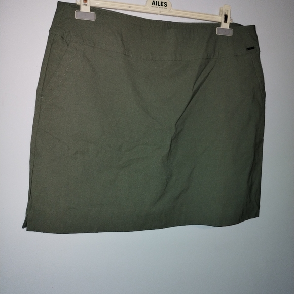 S.C& CO Women's short-Skort Size 16 - Picture 11 of 12